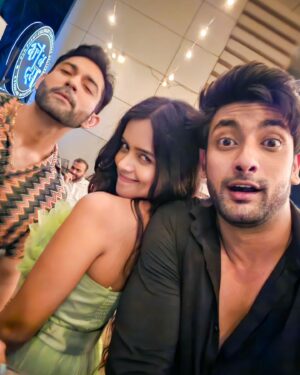 Megha Ray Instagram - I love you my crazies 🤪

Sudden plans are always the best. Thank you for making my day awesomeee 💚

#lastNight #celebrations #Impromptu