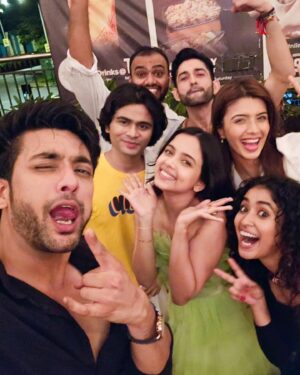 Megha Ray Instagram - I love you my crazies 🤪

Sudden plans are always the best. Thank you for making my day awesomeee 💚

#lastNight #celebrations #Impromptu