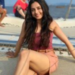 Megha Ray Instagram - And I looveeed the "Vaatavaran" of this yacht ⛵🌊 Mumbai is known for its seacoast and it is crazy how rarely we find the time to be there! Had a great evening letting the sea breeze wash away all my blues. Thanks to the star of the evening @berna_winenfood and always such a great time with my gorgeous girl @bhaktidmaniar ✨ #girlsdayout #yachtparty #sunset #sealovers #sunsetlovers #summerparty