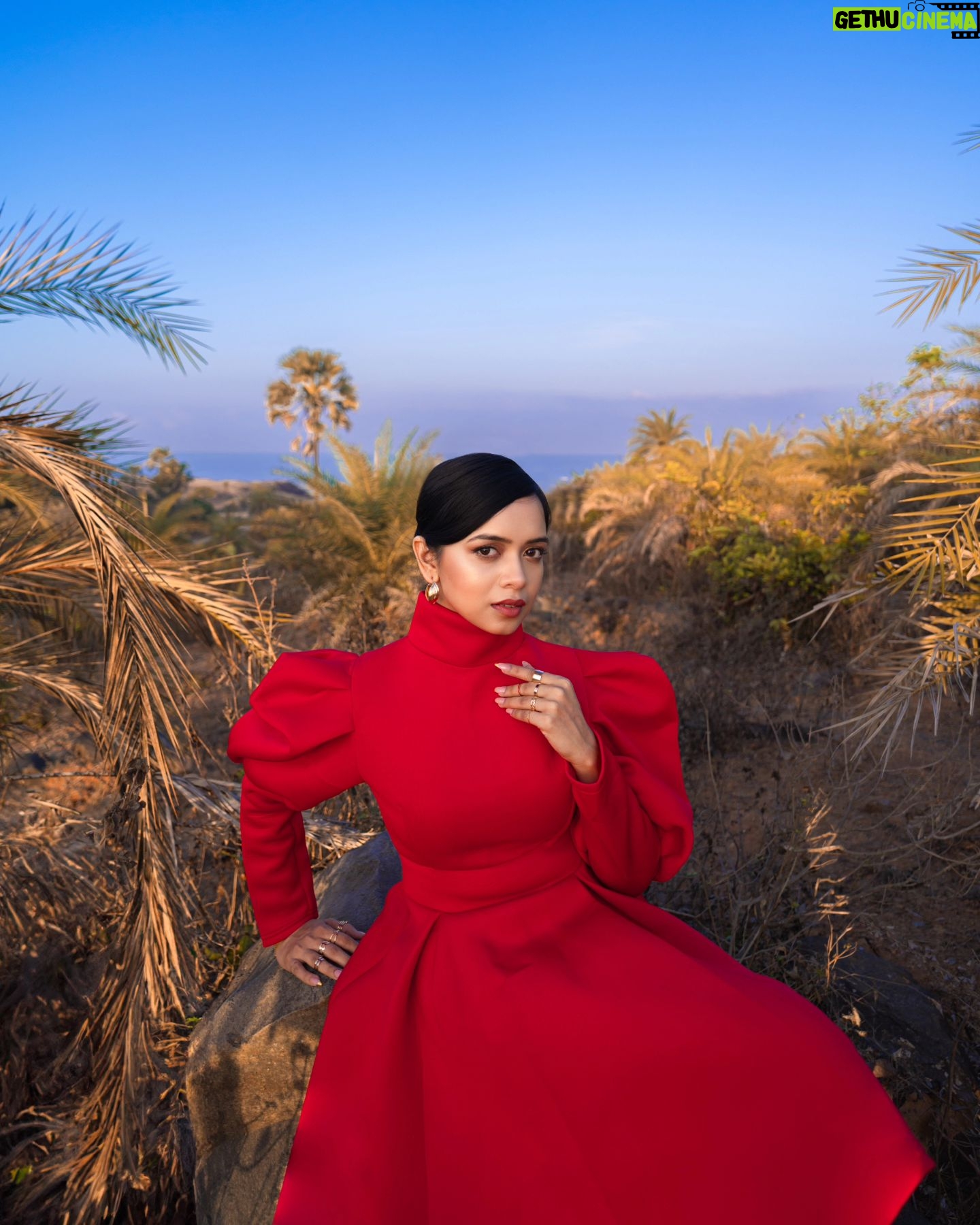Megha Ray Instagram - I could say this is a magazine cover photoshoot, no?💅🏻 Had been in my head since February. Finally happened! A blog post and BTS vlog coming your way soonest ✨ Photography by the super talented @sushant.junnarkar 🌹 #fashionstatement #littlereddress #fashionphotography #reddress #colourpop #paintthetownred #indianfashionblogger #ruffledress #magazineeditorial #magazinecover #fadhioneditorial #colorpalette #constrast #blueaesthetic #redaesthetic #indianblogger #indianactor #creativephotoshoot #redcarpetfashion