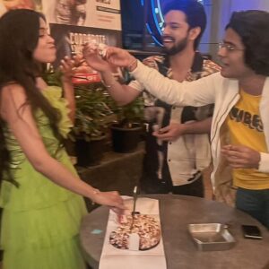 Megha Ray Instagram - I love you my crazies 🤪

Sudden plans are always the best. Thank you for making my day awesomeee 💚

#lastNight #celebrations #Impromptu
