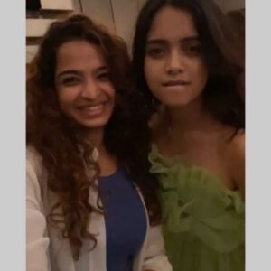 Megha Ray Instagram - I love you my crazies 🤪

Sudden plans are always the best. Thank you for making my day awesomeee 💚

#lastNight #celebrations #Impromptu