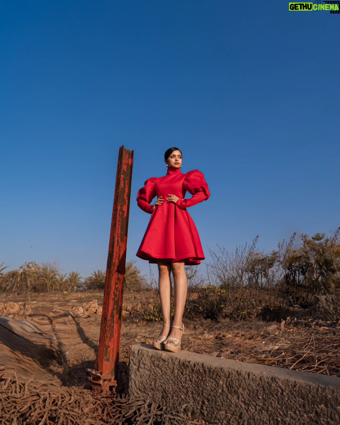 Megha Ray Instagram - I could say this is a magazine cover photoshoot, no?💅🏻 Had been in my head since February. Finally happened! A blog post and BTS vlog coming your way soonest ✨ Photography by the super talented @sushant.junnarkar 🌹 #fashionstatement #littlereddress #fashionphotography #reddress #colourpop #paintthetownred #indianfashionblogger #ruffledress #magazineeditorial #magazinecover #fadhioneditorial #colorpalette #constrast #blueaesthetic #redaesthetic #indianblogger #indianactor #creativephotoshoot #redcarpetfashion