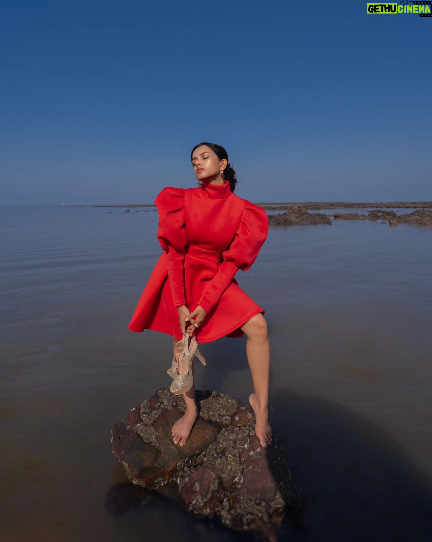 Megha Ray Instagram - I could say this is a magazine cover photoshoot, no?💅🏻 Had been in my head since February. Finally happened! A blog post and BTS vlog coming your way soonest ✨ Photography by the super talented @sushant.junnarkar 🌹 #fashionstatement #littlereddress #fashionphotography #reddress #colourpop #paintthetownred #indianfashionblogger #ruffledress #magazineeditorial #magazinecover #fadhioneditorial #colorpalette #constrast #blueaesthetic #redaesthetic #indianblogger #indianactor #creativephotoshoot #redcarpetfashion