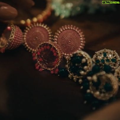 Megha Ray Instagram - I shot for a Bangla commercial but also got the opportunity to dub it in my mother tongue Odia. Sharing both here (Bengali & Odia respectively). Much thanks to everyone who has been a part of making this beautiful film. #Bengali #Odia #commercial