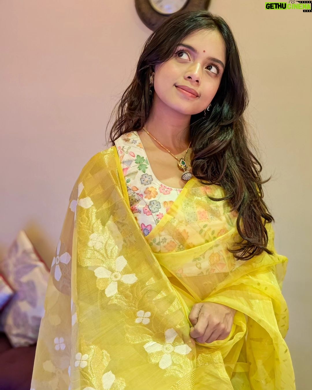 Megha Ray - 5.5K Likes - Light 🪔
Life itself is light.
I wish that you discover your purpose and find the light within you ✨
शुभ दीपावली!
#Diwali2023 #diwalilook