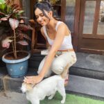 Megha Ray Instagram – A quaint café, great coffee, delicious french toast, cute cats, books, art and brilliant company – what could possibly go wrong?

What a lovely afternoon I had with my loveliest @bhaktidmaniar 🤍 

We just went with the flow :)

I’m so glad my female friends make sure I have some pictures on a day out.

#coffeeandbooks #cafelife #catsandcoffee lol.