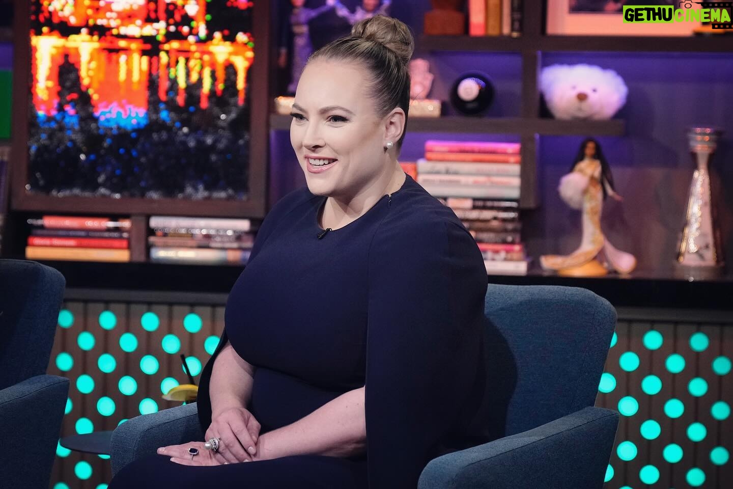 Meghan McCain Instagram - Thank you Andy @bravoandy for having me in the clubhouse tonight on @bravowwhl with the lovely and gorgeous @melissagorga - it was such a pleasure! ♥️✨🇺🇸🍾 And thank you so much @ccprostyles for the glam (hair and makeup!) you’re a genius and it’s such a gift to be able to work with you! ✨♥️ And thank you @nicolerosejewelry for the pearl earrings! You’re the best of the best. 💎
