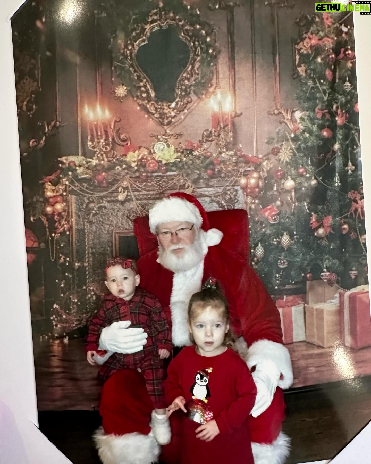 Meghan McCain Instagram - They loved Santa. Loved. 🎅🏻🎄🎅🏻🎄