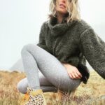Meghan Ory Instagram – Not an ad but obsessed with these @diemmefootwear boots. #roar