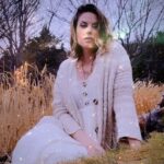 Meghan Ory Instagram - When it was warm....#winter