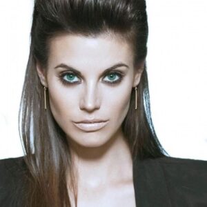 Meghan Ory Instagram - Throwback to pre baby photo shoots—apparently back then I didn’t need pants!
