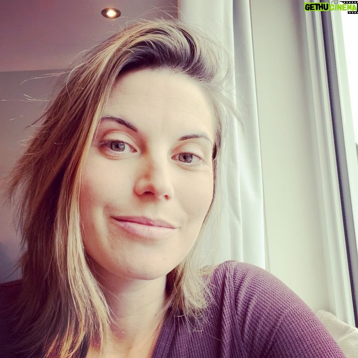 Meghan Ory Instagram - Hey there! So I have joined @cameo to raise money for @stjude children’s hospital. If you would like a message from me to you to raise money for wee ones in need, head over to #cameo and I will send you a message!