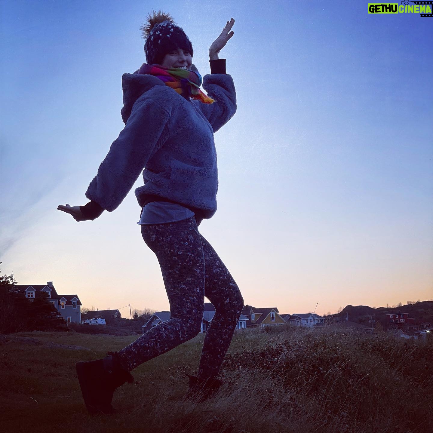 Meghan Ory Instagram - #dance like it’s not freezing @johnny_reardon_ photography