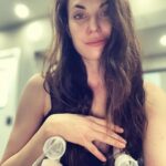 Meghan Ory Instagram – Happy end of strike! Way to go @sagaftra happy to be back on set while also making milk🤪  #milkfactory #workingmoms #pumping