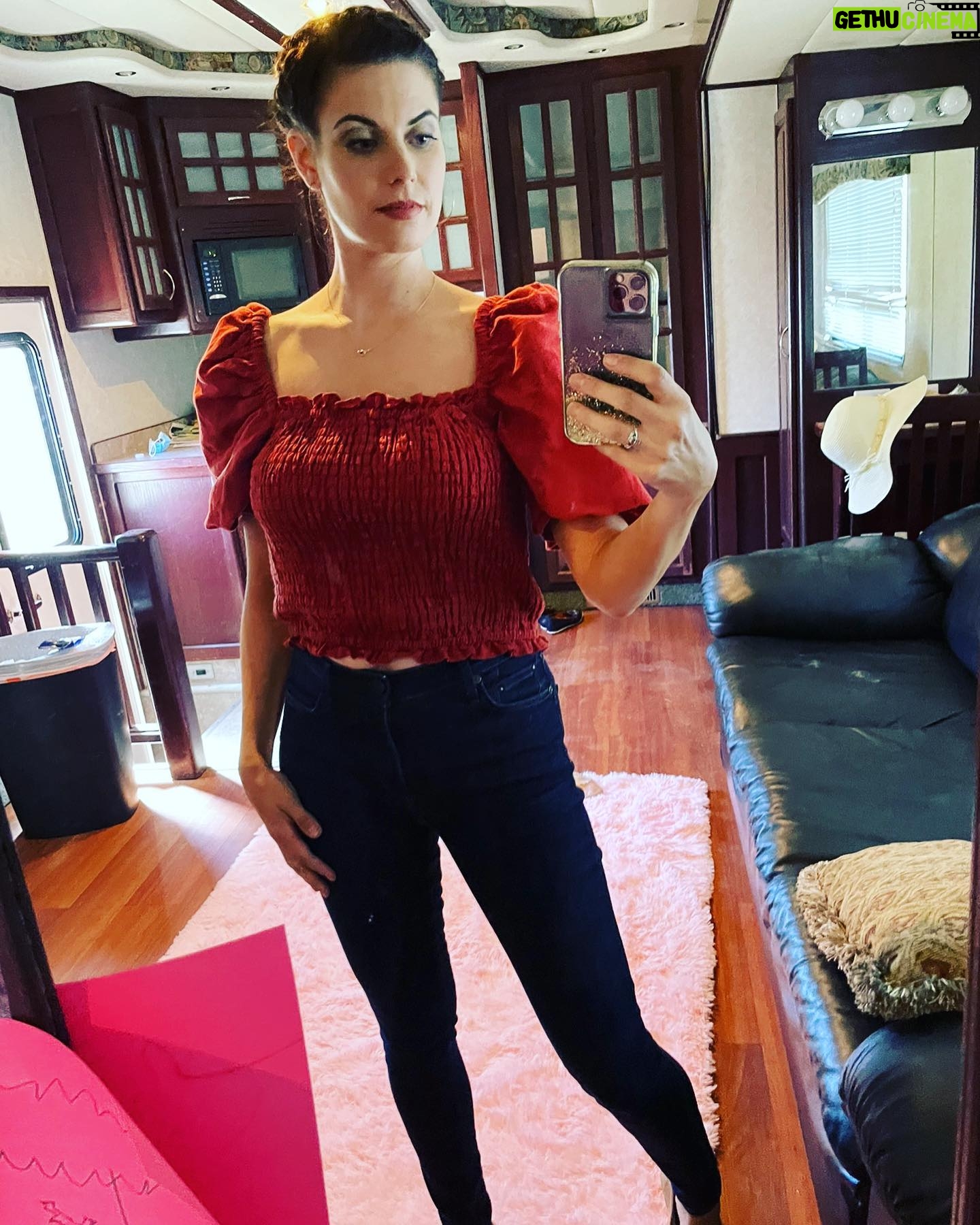 Meghan Ory - 24.4K Likes - #chesapeakeshores photo dump! Season 5 finale this Sunday on @hallmarkchannel -hard to believe it’s been 5 season (and 6 years-thanks COVID 🤨) with the #o’briens. Who knows if we’ll be back for a season 6 but it has been quite the ride. Thank you everyone involved in making this show sing and my kooky fake family for an especially fun season! Hope the #chessies like the finale! It will keep you on your toes!!
@hallmarkchannel @emilie.ullerup @thelacijmailey @treat.williams2 @barbaraniven @robertearlbuckley @therealbrendan_penny @realandrewfrancis @rosedianeladd @carlohmarks @phoefsutton @markjordanlegan @brianlross @jessicarsipos @dpaulsonprods