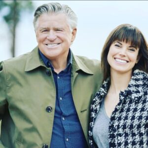 Meghan Ory Instagram - Me and my favorite fake pops @treat.williams2 #chesapeakeshores fun fact: before most scenes we have together, Treat and I sing Songs from #grease. I mean, he played Danny Zuko on Broadway and I was in the chorus of #greasethemusical  in high school. So…you know. I keep up. 😂😂 #yeahright #beautyschooldropout #chesapeakeshores season 5 premiers this Sunday on @hallmarkchannel 08/15/2021W