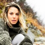 Meghan Ory Instagram – Missing blonde days….hmmm. #hairchangetime ?