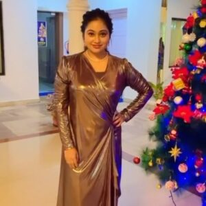 Meghna Vincent Instagram - Got ready for my show (band) 🎤🎶🎵