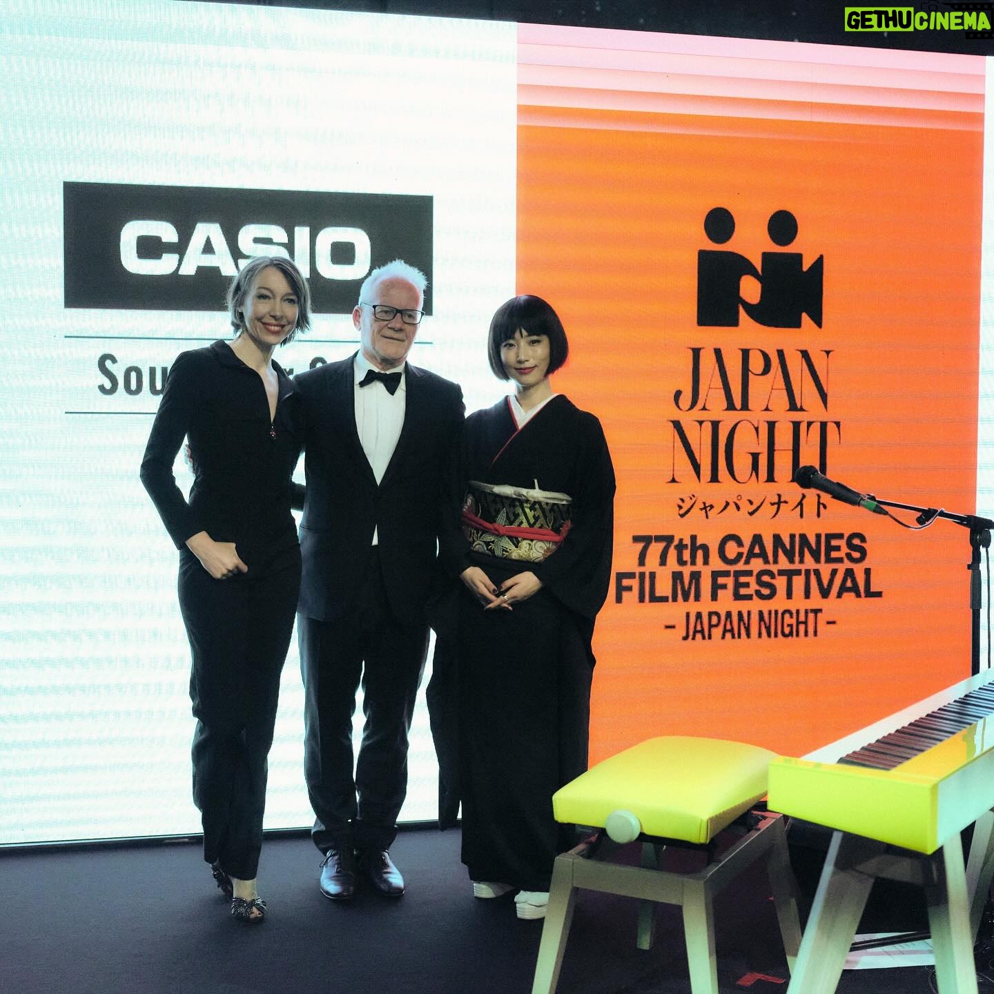 Megumi Instagram - カンヌ国際映画祭にてJAPANNIGHTを開催いたしました。 こちらは、日本の映画を世界に届ける事を目的とした物です。 日本で活躍する監督の方々のスピーチやノミネートされた方々の登壇、ピアノの演奏や日本の曲を織り込んだDJタイムなどを行いました。 この場所での縁で新しい何かが生まれますように🙏 お越し頂いた皆様ありがとうございました! そして、スタッフの皆様心からありがとうございました。 感謝しています。 また来年🇫🇷 @japan_night_org photo by @rakutomakino @yusukekinaka We held JAPANNIGHT at the Cannes Film Festival. The purpose of this is to bring Japanese movies to the world. I gave speeches by directors who are active in Japan, appeared on the platform of nominated people, played the piano, and DJ time that incorporated Japanese songs. I pray that something new will be born in this place 🙏 Thank you all for coming! "Also, I would like to thank all the staff from the bottom of my heart." See you next year🇫🇷