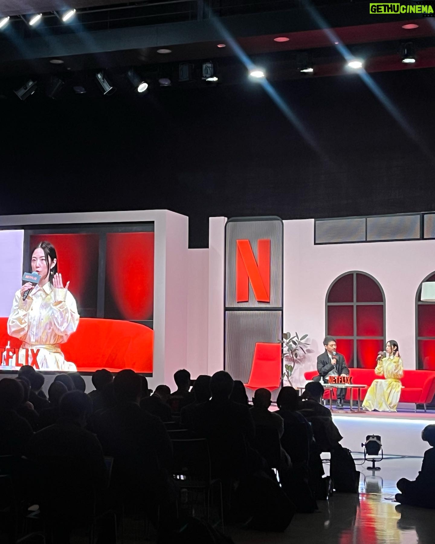 Megumi Instagram - Netflixのトークイベントでプロデューサーとしてお話させて頂きました🌹 実はヤンキーの恋愛リアリティーショーを netflixの皆様と開発中なんです😂🌙 形に出来るよう頑張ります🔥