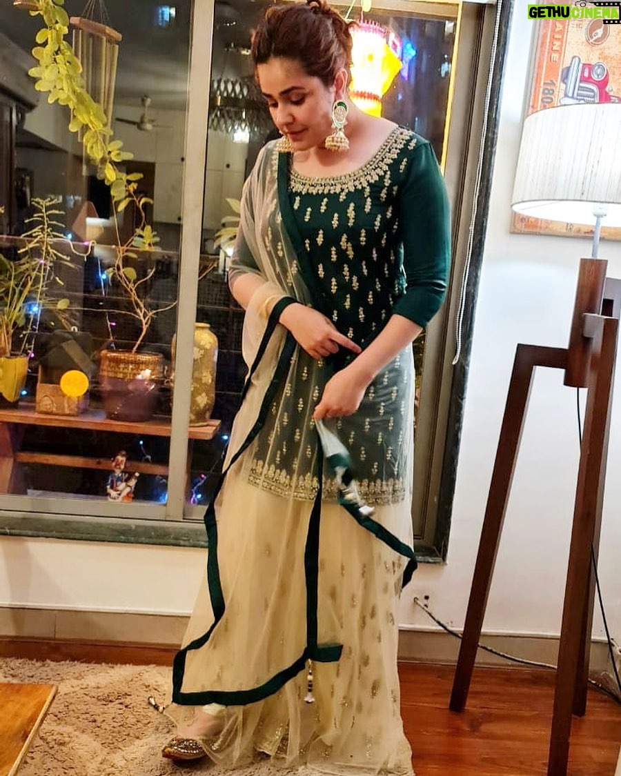 Meher Vij - 9.9K Likes - Happy wali Diwali ☘️🌿🌱