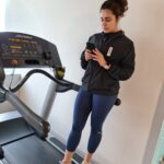 Meher Vij Instagram – Aaj kare so kal kar,kal kare so parso,itni jaldi kya hai bhaiya jab jeena hai barso…🤪🤪🤪