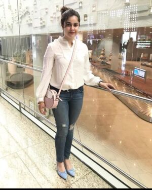 Meher Vij Instagram - #airports ❤️