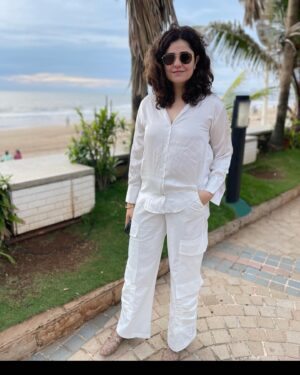 Meher Vij Instagram - Back to basics 🤍🤍🤍🤍🤍
 #fashiongameoff 🤪🤪🤪🤪