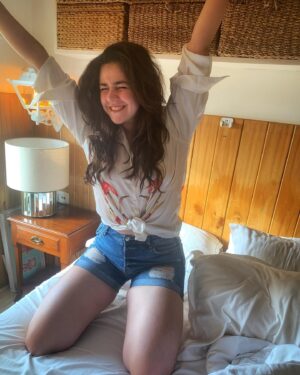 Meher Vij Instagram - My alone time is for everyone’s safety😬😬
#vehliyan #quarintinelife #mehervij #staysafe #stayathome #kokodiaries ❤️❤️