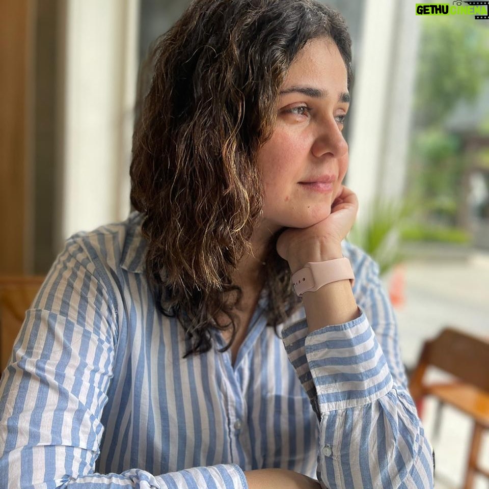 Meher Vij Instagram - Blue stripes and sunshine ☀️💙