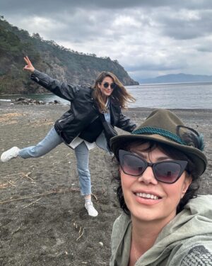 Mehtap Bayri Instagram - Bir yol hikayesi Mehtap’ımla, iki yol aşığı😎✌️🫶 @mehtapbayri