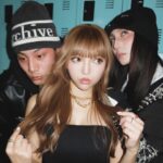 Mei Ho Instagram - 我從Gamania畢業了 大學生了沒之後 正式簽約成為集團的第一位藝人 有志彥哥帶著主持各大集團活動 從幼橘人到可以拿資深員工獎 今年尾牙特別不一樣 卸下主持棒以歌手的身份表演 私心把新歌首唱留給主場 謝謝在這段時間幫助過我的每一個人 那些吵吵鬧鬧的革命情感 我一輩子都不會忘記 離開後也不會變的。 最後 恭喜我畢業吶🎓