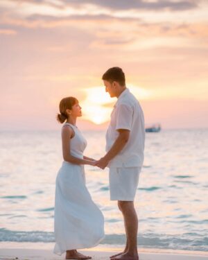 Mei Ho Instagram - Happy birthday to my better half @c_lander 💖 I’m so happy to be in Maldives, with the one I love. Hope you enjoyed this birthday trip! You are my best friend, best travel partner, and the best other half. I love you to the moon and back. Happy birthday Cody!

Photographer @mhmedaflaah @kaniphotoshop