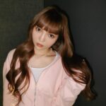 Mei Ho Instagram - 頭髮好長噢🩷 Hairstyle @ryan_lin___ Hair Color @miyake.mpalace