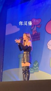 Mei Ho Instagram - #你沒懂 詞曲：何美、林均泓、魏祺修 我把真心上了鎖 不會再讓誰牽動 空氣中只剩回憶流動 我盡力讓眼淚別小題大做 在你離開的時候沒挽留 誰也沒回頭 愛～呀 我眼中的脆弱不讓你看透 在我想念的時候 你溫柔卻只是問候 愛～呀 重複你的承諾快要失控 但這些話你沒懂 在你離開的時候沒挽留 誰也沒回頭 愛～呀 我眼中的脆弱不讓你看透 想起你曾說過的溫柔我不能回頭 愛～呀 心變得好空快要失控 但這些話你沒懂 #答應你們會放長一點的片段 #不能欠過年 #有人感受得到不懂和沒懂的差別嗎