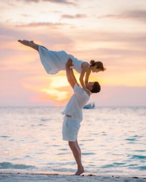 Mei Ho Instagram - Happy birthday to my better half @c_lander 💖 I’m so happy to be in Maldives, with the one I love. Hope you enjoyed this birthday trip! You are my best friend, best travel partner, and the best other half. I love you to the moon and back. Happy birthday Cody!

Photographer @mhmedaflaah @kaniphotoshop