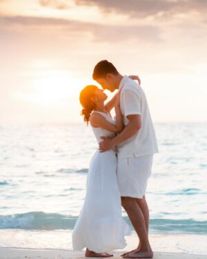 Mei Ho Instagram - Happy birthday to my better half @c_lander 💖 I’m so happy to be in Maldives, with the one I love. Hope you enjoyed this birthday trip! You are my best friend, best travel partner, and the best other half. I love you to the moon and back. Happy birthday Cody!

Photographer @mhmedaflaah @kaniphotoshop