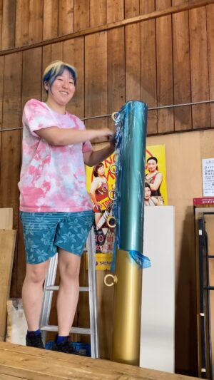 Meiko Satomura Instagram - 新リング、解禁‼️
バリバリバリ✨💪
#金のリング　#SENJO 
#女子プロレス