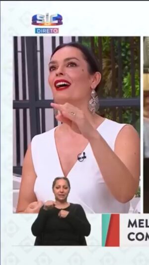 Melânia Gomes Instagram - Melânia Gomes - Um amor a Viana que nos une! ❤
Obrigado!

“Havemos de ir a Viana”
Realização: Flávio Cruz
Produção: VianaFestas - Associação Promotora das Festas da Cidade de Viana do Castelo | Romaria d’Agonia | Câmara Municipal de Viana do Castelo
Produção Áudio: Paulo Baixinho
Texto: Ricardo Simões
Voz off: Elisabete Pinto
Direção de Fotografia : Luis Lagadouro
Color Grading: Stephane Sagaz | Golpe Filmes