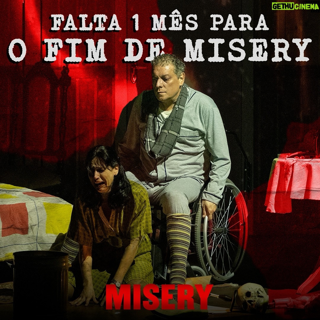 Mel Lisboa Instagram - 🔪🥲 FALTA 1 MÊS PARA O FIM DA SAGA DE MISERY NO TEATRO 🥲🔪 Paul Sheldon enfrenta o desafio de uma vida: dar um novo fim à sua amada personagem, Misery. Será que ele conseguirá satisfazer “todos” os fãs com um desfecho épico? Acompanhe essa jornada cheia de suspense e reviravoltas! 🎭 Visto por mais de 40 mil pessoas, Misery é um espetáculo estrelado por Mel Lisboa (@mellisboa), Marcello Airoldi (@marcelloairoldi) e Alexandre Galindo (@alexandregalindo1) com sessões às sextas às 20h30, sábados às 20h e domingos às 17h. 🎟 INGRESSOS DISPONÍVEIS NO LINK DA BIO #Misery #StephenKing #TeatroTuca #MelLisboa #MarcelloAiroldi #AlexandreGalindo #EditoraSuma #SP