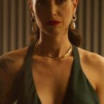 Mel Lisboa Instagram - Assista #ForamOsSussurrosQueMeMataram hoje nos cinemas! Sinopse // Ingrid Savoy, uma celebridade prestes a entrar em um reality show, passa seus dias confinada em um quarto de hotel. Entre visões premonitórias, um ataque de paparazzi e atentados anarquistas que rebentam pela cidade, a artista vive a constante iminência de um escândalo. O filme promete provocar o espectador, não perca! Confira os cinemas participantes e garanta seu ingresso. #TodosFazemParteDoJogo #Cinesystem #CinemaAlémDoFilme