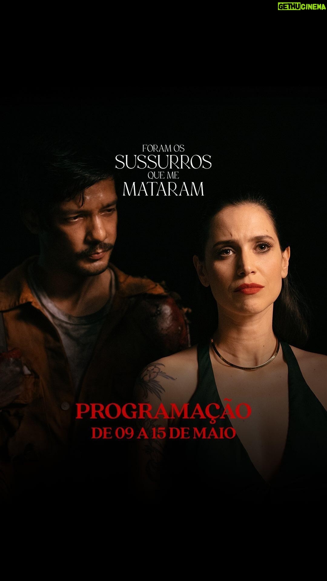 Mel Lisboa Instagram - É OFICIAL! Estamos nos cinemas! “Foram os Sussurros Que Me Mataram” está em cartaz a partir de hoje! Confira as cidades e os cinemas mais próximos de você. Se o filme não chegou na sua cidade, marca nos comentários os cinemas que você quer ver o filme em cartaz! Prestigie o cinema de arte brasileiro! Viva o Cinema Nacional! #ForamOsSussurrosQueMeMataram #TodosFazemParteDoJogo #ArthurTuoto #cinemanacional #cinemadearte #cinemabrasileiro