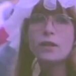 Mel Lisboa Instagram - Há um ano, Rita subiu em seu disco voador e foi espalhar sua história em outras dimensões, mas deixou aqui muita saudade. Essa singela homenagem é para lembrar essa energia de alegria e vida que está no coração e na lembrança de quem conheceu um pouco do seu talento de fazer rir e se emocionar, seja por algum programa de TV ou por alguma música que ficou grudada que nem um chiclete gostoso de Tutti Frutti. Viva Rita Lee! 🛸🤘