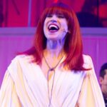 Mel Lisboa Instagram - @mellisboa brilha como Rita Lee em @ritaleeumaautobiografiamusical no @teatroporto Camarim por @rafamarques_fotografo exclusivo para blogdoarcanjo.com @miguel.arcanjo 👼🏽 O musical fez sessão VIP nesta quinta, 2 de maio, e emocionou familiares e amigos de Rita, além de personalidades da cultura e do entretenimento, que aplaudiram fortemente o espetáculo. Noite de pura homenagem à nossa eterna Rainha do Rock. @ritaleeumaautobiografiamusical Roteiro @guilhermesamora Direção @marciomacena @debora.dubois28 Em cartaz de sexta a domingo até 7 de julho no Teatro Porto em São Paulo. Ingressos na Sympla. Assessoria @abalsanelli @instadapombo Curadoria @andreacioli77 #ritalee #ritaleeumaautobiografiamusical #musical #blogdoarcanjo #miguelarcanjo #miguelarcanjoprado #teatro #Cultura #arte