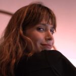 Mel Lisboa Instagram - Chega Mais! Abriram as vendas de "Rita Lee: uma autobiografia musical", com Mel Lisboa (@mellisboa) dando vida a rainha do rock Brasil. Um musical inédito, inspirado na autobiografia da cantora, lançada em 2016. Com roteiro de Guilherme Samora (@guilhermesamora) e direção de Débora Dubois (@debora.dubois28) e Márcio Macena (@marciomacena). Para curtir Esse Tal de Roque Enrow o primeiro fim de semana (dias 26, 27 e 28/04) terá um valor promocional de R$40,00 (inteira) e R$20,00 (meia-entrada) em qualquer setor do teatro. Então não perca tempo e garanta seu ingresso, porque Agora Só Falta Você! #TeatroPorto #RitaLee #Teatro #TeatroMusical #MelLisboa #SaoPaulo #porto