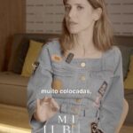 Mel Lisboa Instagram - O elenco de “Foram os Sussurros que Me Mataram” conta um pouco sobre a experiência do processo de atuação no filme. Este é o primeiro vídeo de uma série de depoimentos sobre o universo do longa. Confira a programação em nosso feed e assista HOJE nos cinemas! Viva o Cinema Nacional! #TodosFazemParteDoJogo #ForamOsSussurrosQueMeMataram #PraTodosVerem cinco integrantes do elenco estão sentados em uma sala e fazem depoimentos sobre o filme.
