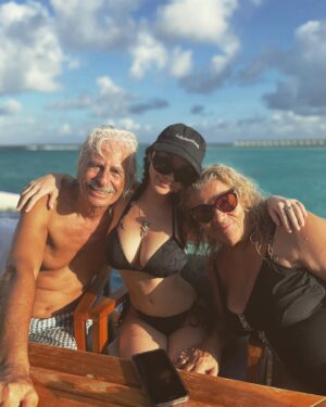 Melanie Blatt Instagram - Happy 50th anniversary to my beautiful parents , thank you for falling in love , staying in love and making our family full of love 💗💗💗💗💗💗💗💗💗💗