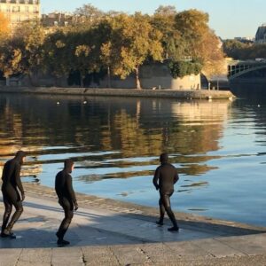 Mélanie Doutey Instagram - Fentes matinales #grenouillesnationales #parisjetaime