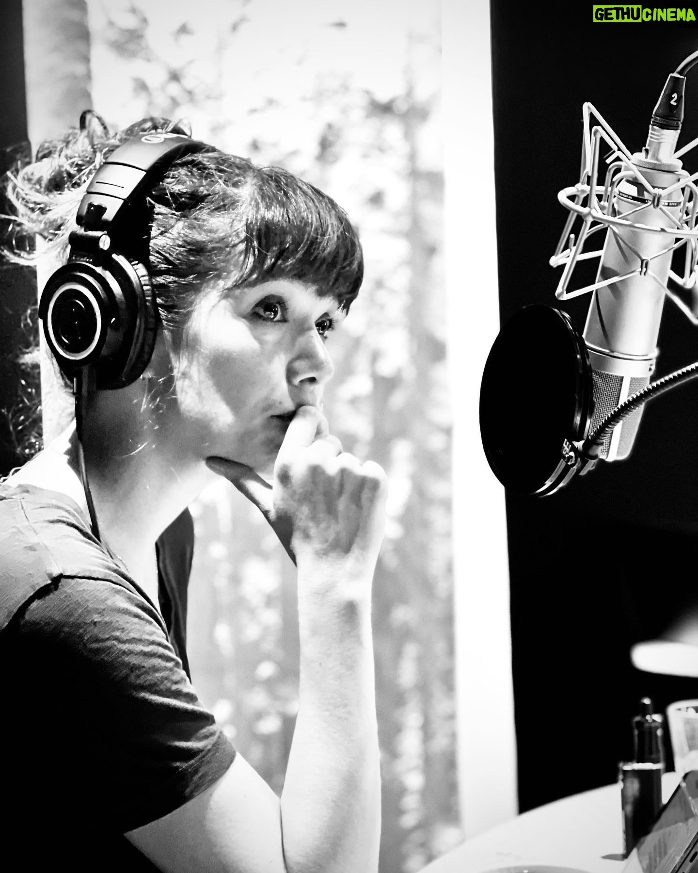Mélanie Doutey - 1.3K Likes - Rat catcher bientôt sur Audible réal @jcovillault avec @pascalelbe @rod_paradot @fred_testot @francoisxavierdemaison @cauetofficiel chez The_prod_paris @anotherengle 📸@thefruch merci @bagarretralala @audible_fr